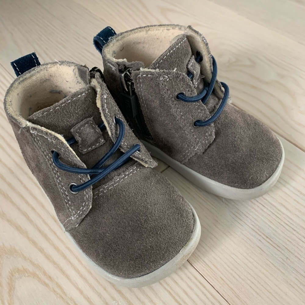 Ugg infant’s shoes